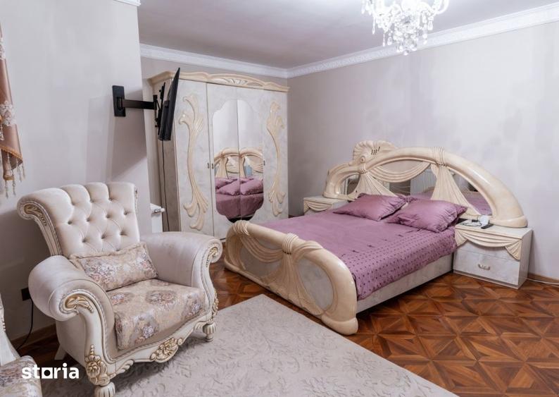 Casă cu 6 camere cu Teren 560 Mp în Criș