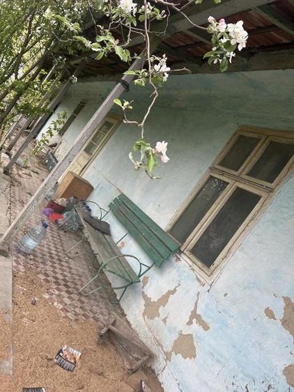 Casă cu Teren 1439 Mp în Bacova