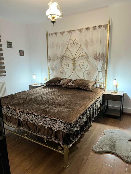 Apartament cu 3 camere decomandat în Centrul Istoric