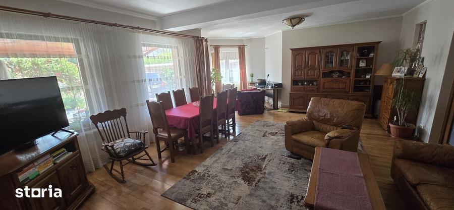 Casă cu 4 camere cu Teren 280 Mp în Central