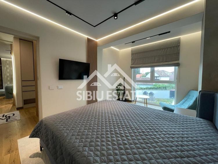 Apartament cu 2 camere semidecomandat, mobilat în Central