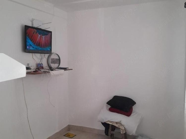 Garsonieră decomandată, mobilată în Burdujeni
