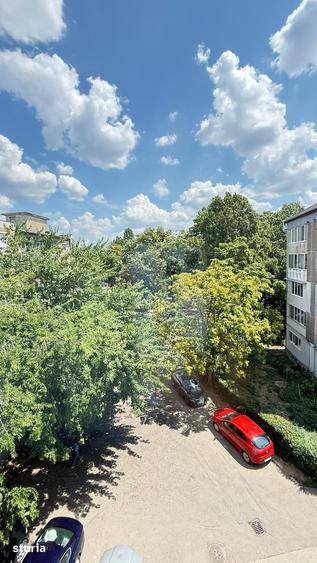 Apartament cu 3 camere în Decebal