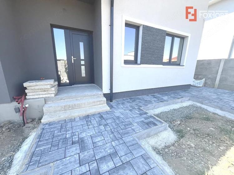 Casă cu 4 camere cu Teren 333 Mp în Urseni