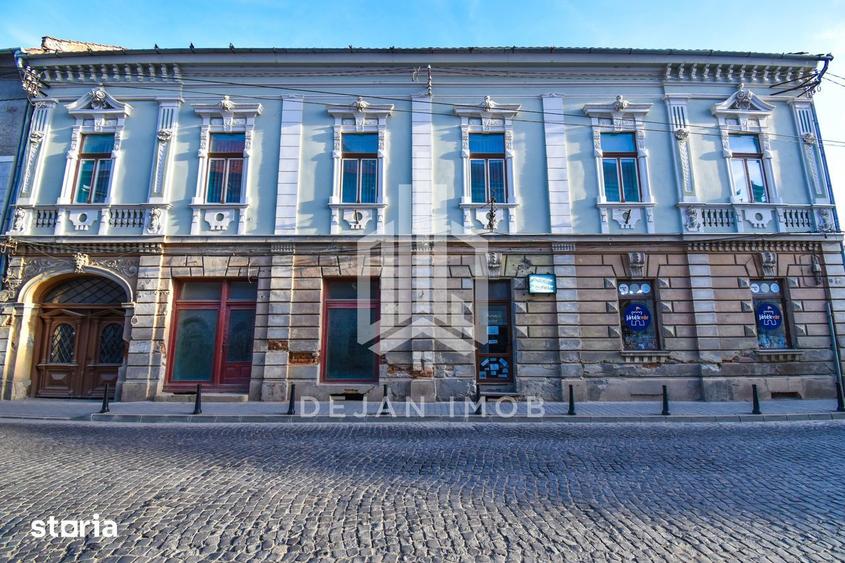 Apartament cu 8 camere în Ultracentral