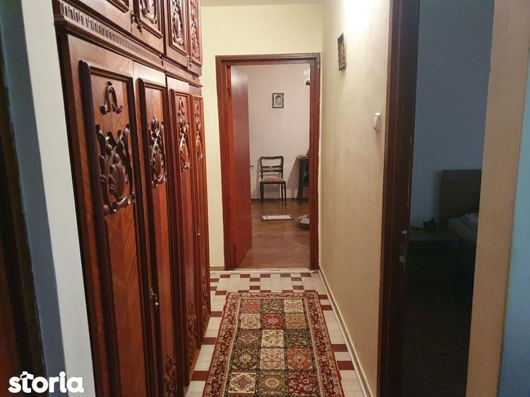 Apartament cu 4 camere semidecomandat, mobilat în Tudor Vladimirescu