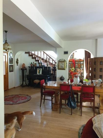 Casă individuală cu 6 camere cu Teren 1800 Mp în Snagov