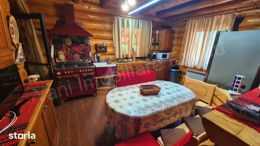 Casă cu 5 camere cu Teren 723 Mp în Bradu
