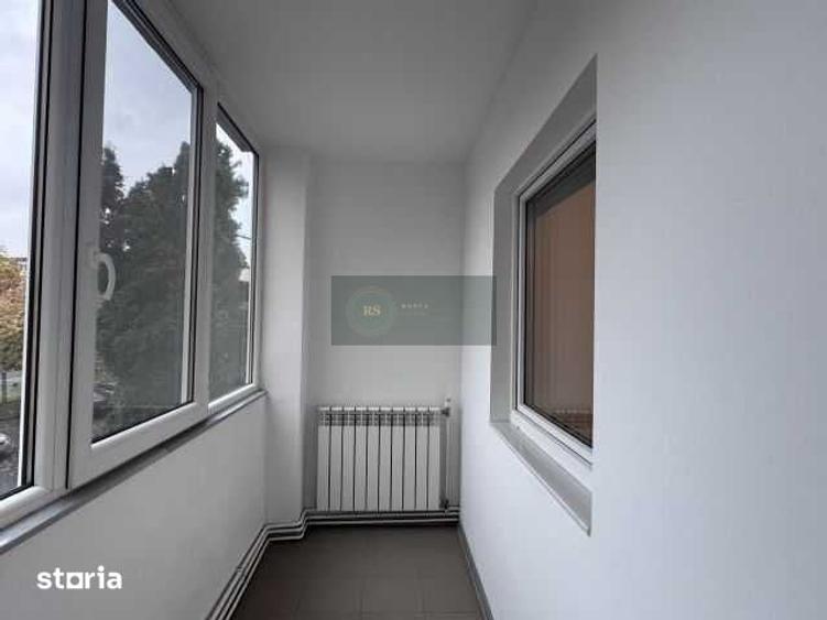 Apartament cu 4 camere decomandat în Astra