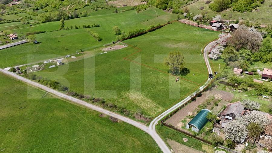 Teren agricol intravilan de 7100 mp, în Sovata