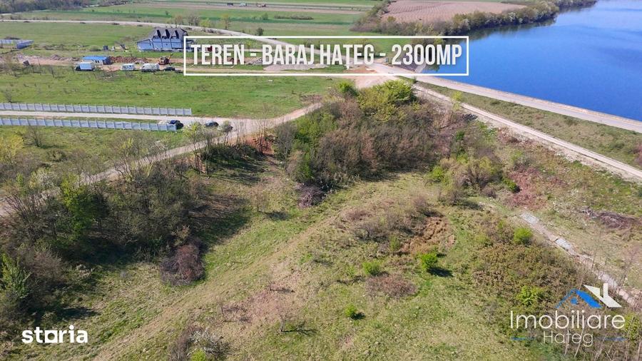 Teren de 2300 mp, în Central