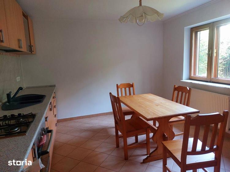 Casă cu 5 camere cu Teren 500 Mp în Central