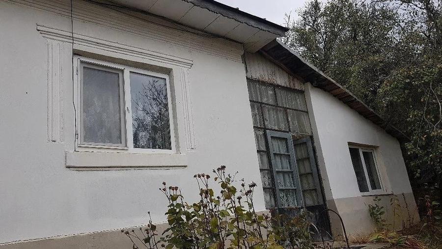 Casă individuală cu 4 camere cu Teren 1514 Mp în Goiești