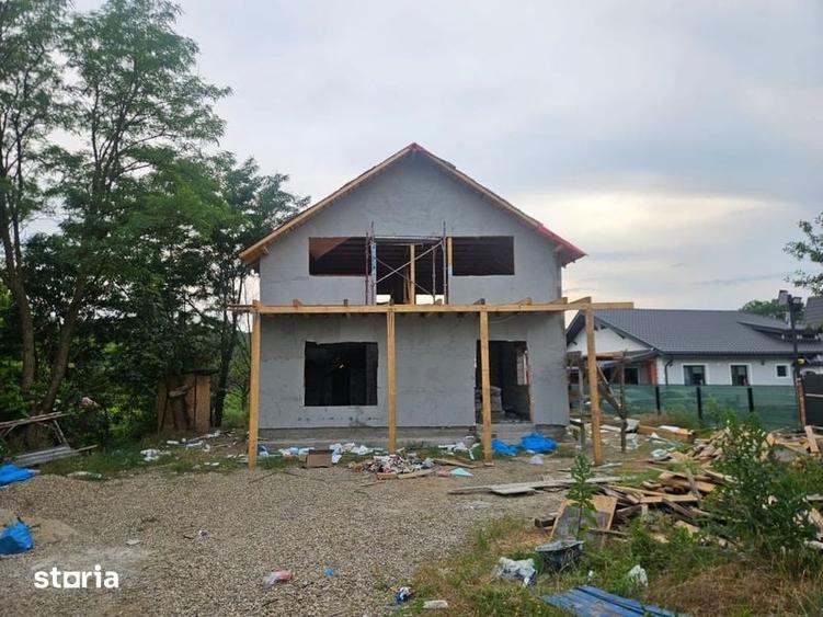 Casă cu 4 camere cu Teren 180 Mp în Vernești