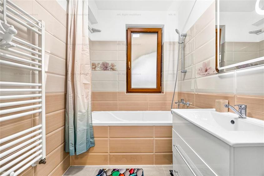 Apartament cu 2 camere decomandat în Tractorul