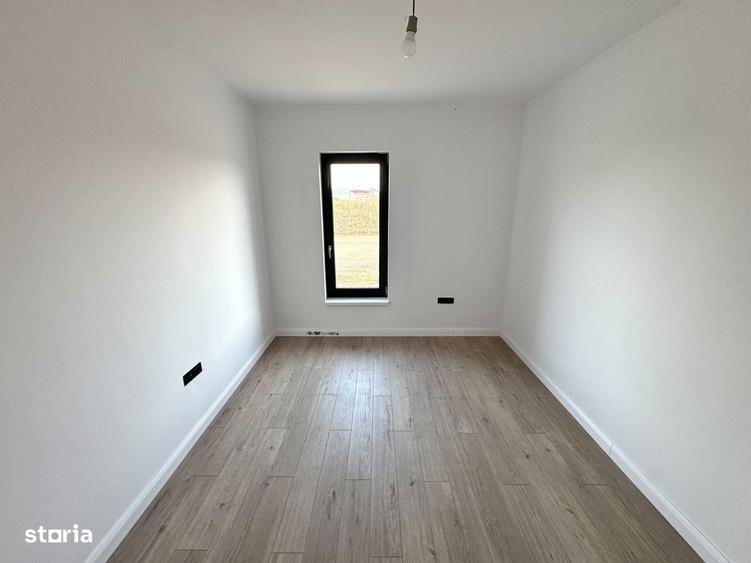 Casă cu 4 camere în Valea Ursului