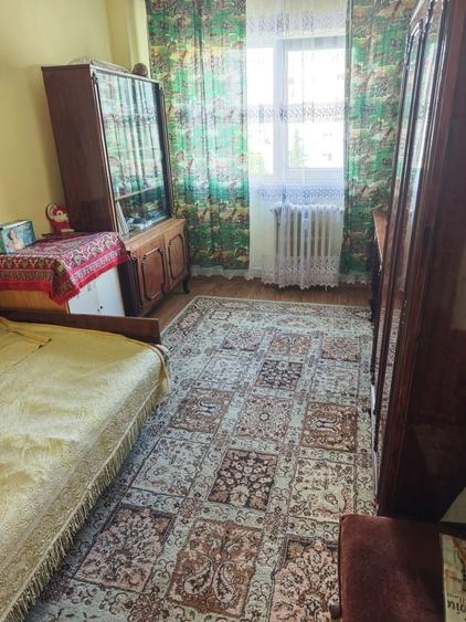 Apartament cu 3 camere decomandat în Găvana
