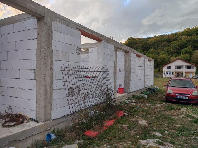 Teren cu casa in constructie - 6