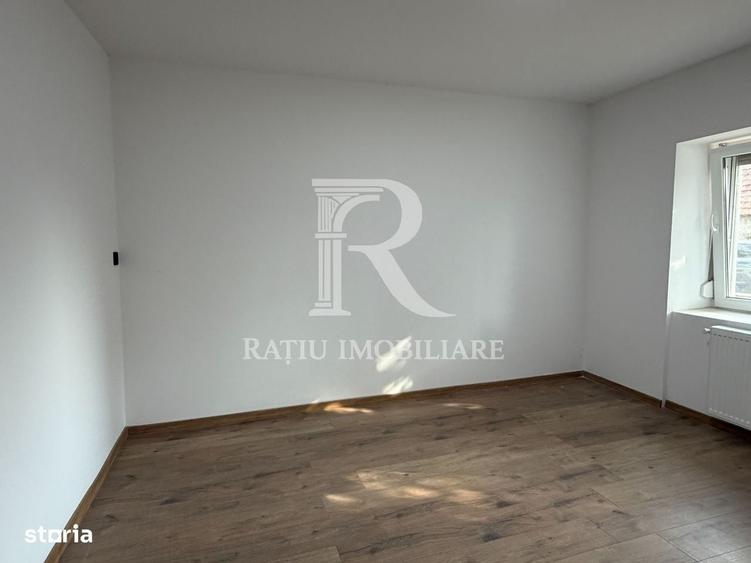 Casă cu 3 camere în Santăul Mic