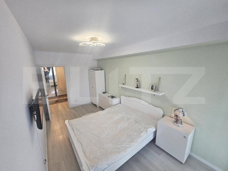 Apartament cu 3 camere decomandat, mobilat în Central