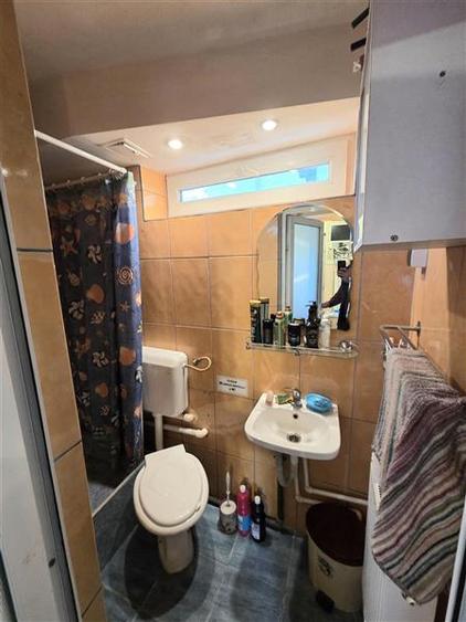 Apartament cu 3 camere nedecomandat în Tomis III