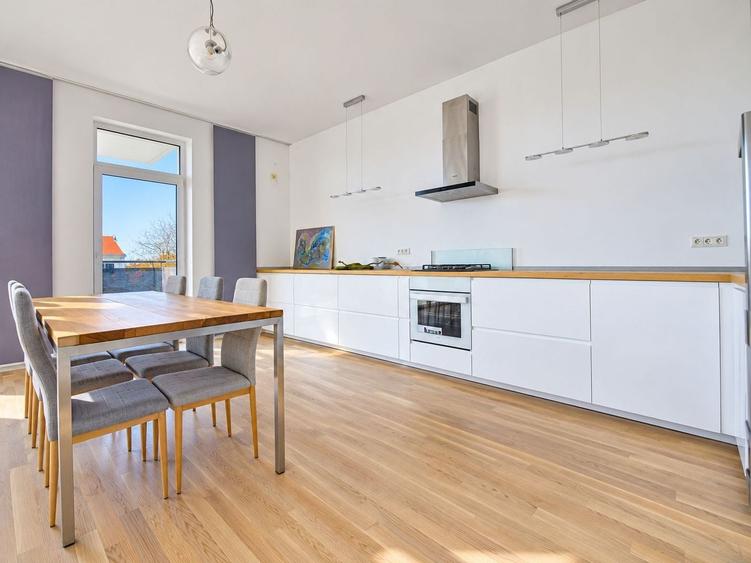 Apartament cu 3 camere decomandat, mobilat în Bălcescu