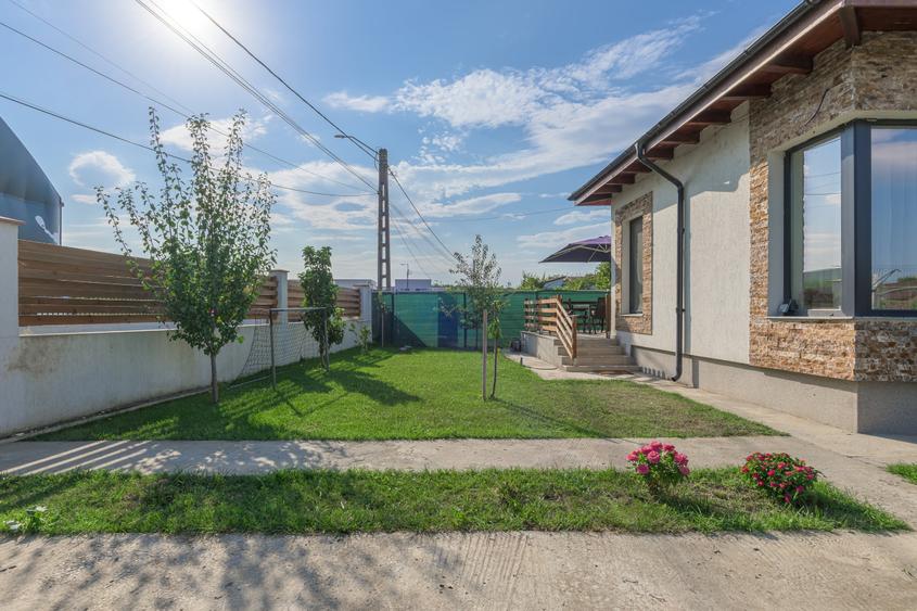 Casă cu 4 camere cu Canalizare în Tunari