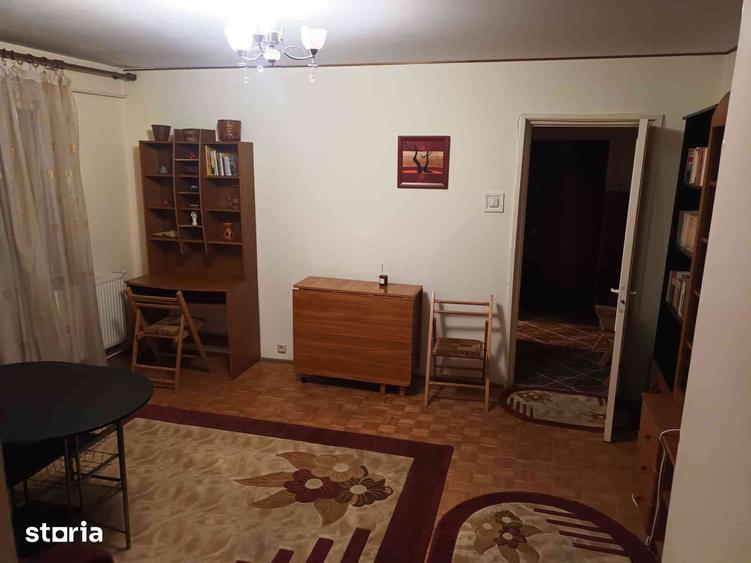 Apartament cu 2 camere semidecomandat în Mioriței