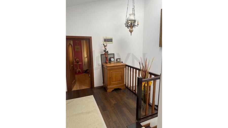 Casă individuală cu 5 camere cu Teren 273 Mp în Butimanu