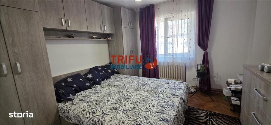 Apartament cu 3 camere decomandat în Cetate