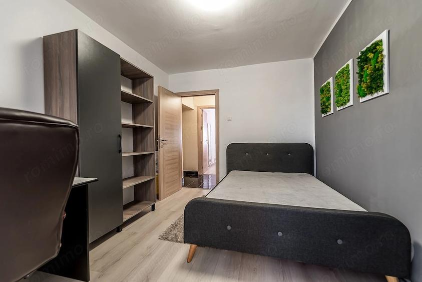 Apartament cu 5 camere decomandat în Micălaca