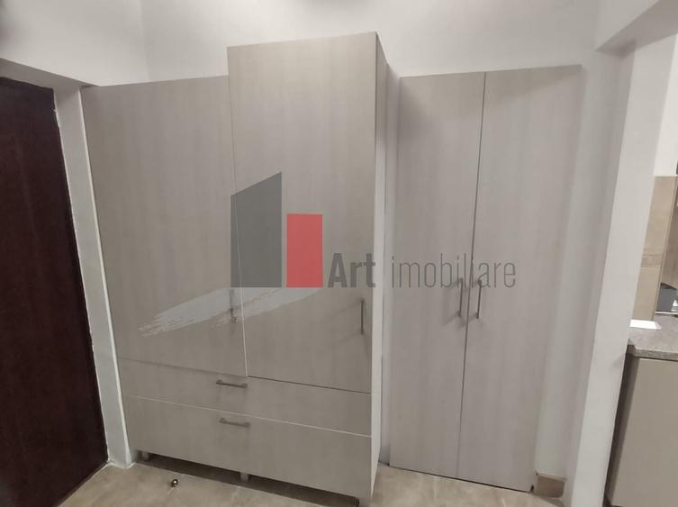 Apartament cu 2 camere semidecomandat, mobilat în Dristor