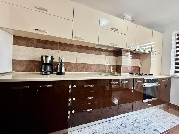 Apartament cu 2 camere decomandat, mobilat în Berceni