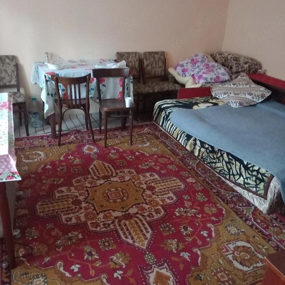 Casă cu 4 camere cu Teren 400 Mp în Central