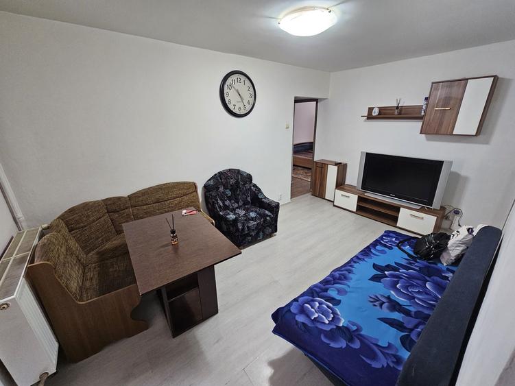 Apartament cu 3 camere semidecomandat în Fortuna