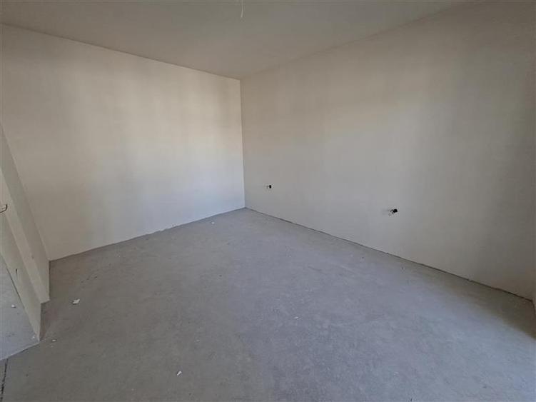 Apartament cu 3 camere circular în Florești