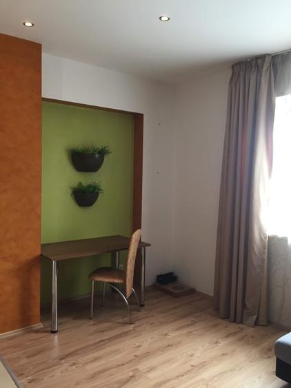 Apartament cu 2 camere decomandat, mobilat în Vitan-Bârzești