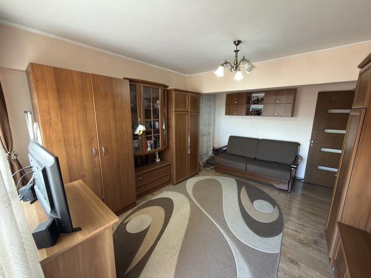Apartament cu 3 camere decomandat în Micro 17
