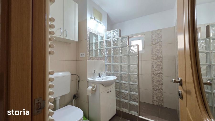 Apartament cu 3 camere decomandat în Lipovei