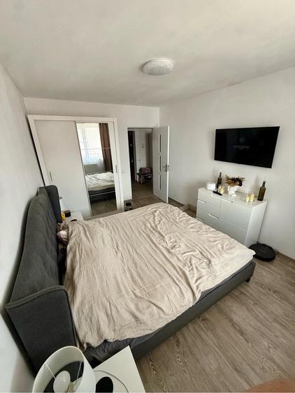 Apartament cu 3 camere decomandat în Florești