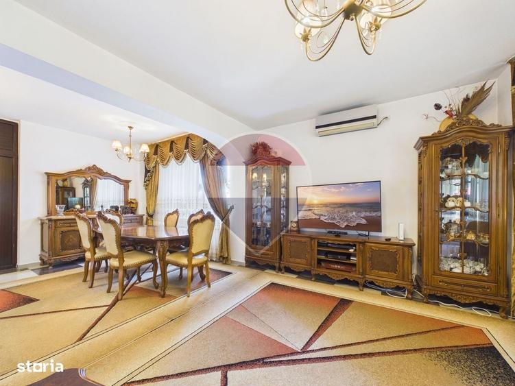 Casă cu 4 camere în Central