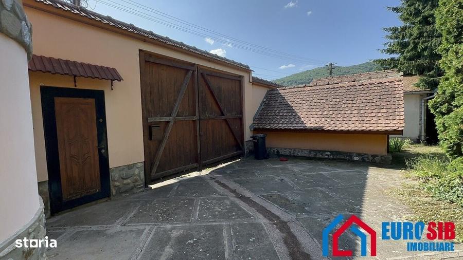 Casă cu 4 camere în Aeroport