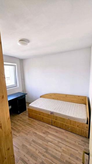 Apartament cu 3 camere, mobilat în Tineretului