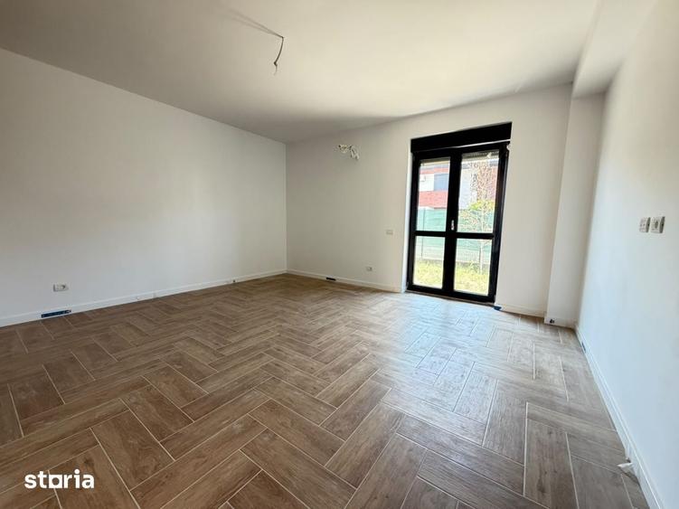 Casă cu 4 camere cu Teren 170 Mp în Central
