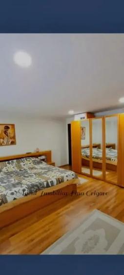 Casă cu 5 camere în Câmpineanca