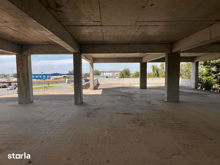 Spațiu comercial, de 2,589 mp, în Central