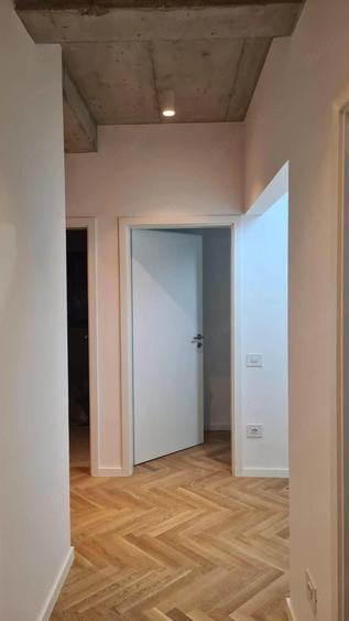 Casă cu 7 camere cu Teren 450 Mp în Balotești
