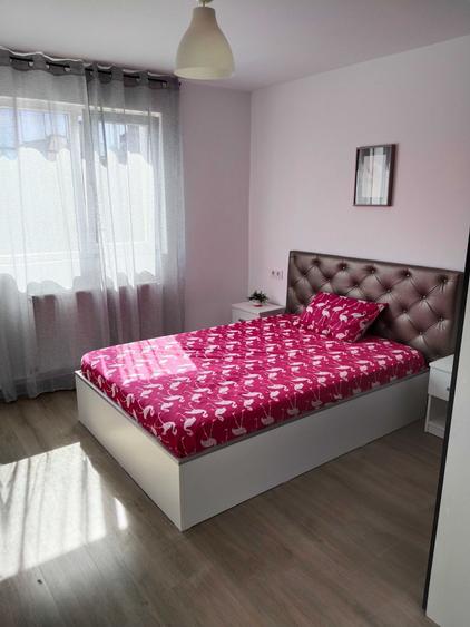 Apartament cu 4 camere decomandat în Central