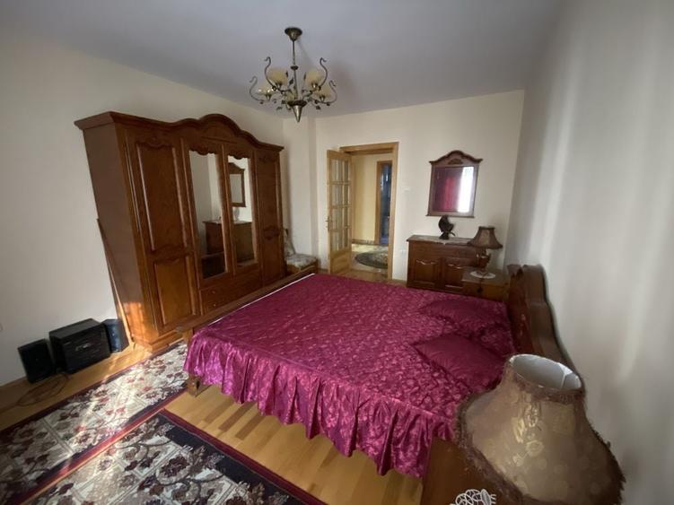 Casă cu 4 camere în Băile Herculane