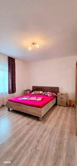 Casă cu 4 camere în Traian